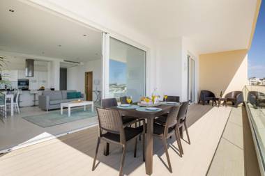 5 Beach View Apartment in Porto de Mos 150 metres from the beach!