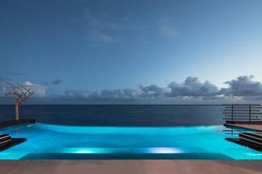 White Exclusive Suites & Villas