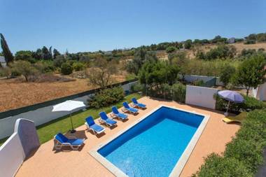 Casa Silver Gale - Sleeps 9 close to amenities and beach!