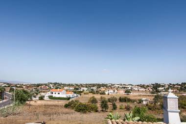 Villa Cabrita Superb location large villa walk to restaurants supermarkets beach