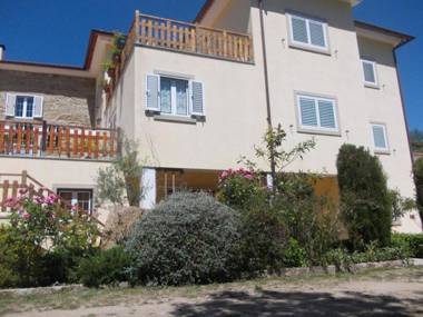 Casa com piscina e vista de serra Guarda by MyStay