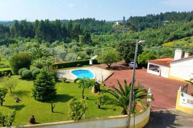 One bedroom villa with private pool enclosed garden and wifi at Igreja Nova do Sobral