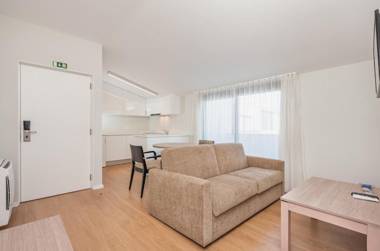 Essence Inn Marianos Hotel