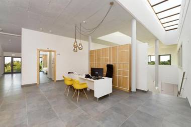 Mercedes Country House