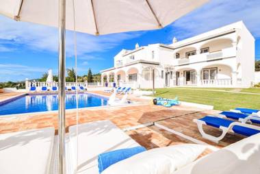 Vila Vale Mouro by OCvillas