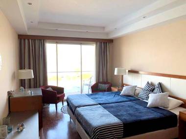 One bedroom appartement with sea view private pool and enclosed garden at Estombar 2 km away from the beach