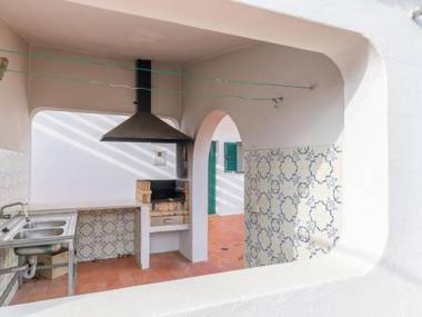 Villa in Carvoeiro with 2 bedrooms and private pool - short walk to local restaurant