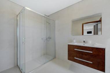 3 bedrooms villa with private pool enclosed garden and wifi at Esposende