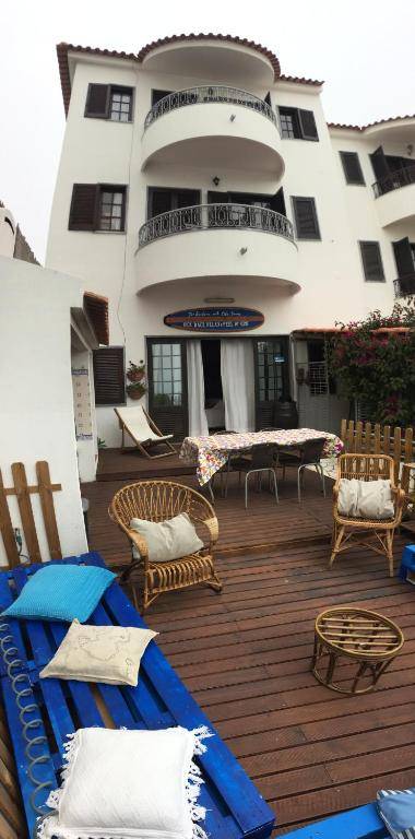 Ericeira Chill Hill Hostel & Private Rooms - Peach Garden