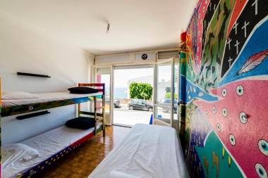 Hostel & Surfcamp 55