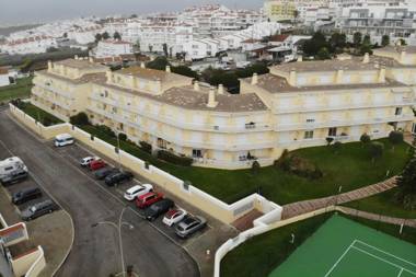 LovelyStay - Sea View Apartment With Pool & Garden