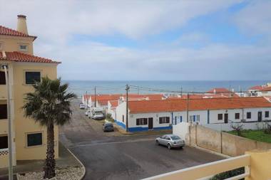 LovelyStay - Sea View Apartment With Pool & Garden