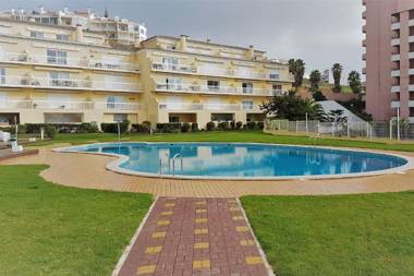 LovelyStay - Sea View Apartment With Pool & Garden