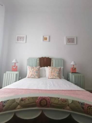 Very Typical - Alojamento Local