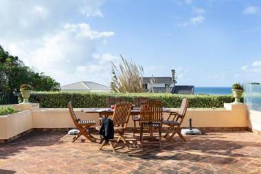 ALTIDO Splendid 4-BR House w/Swimming Pool & Sea View