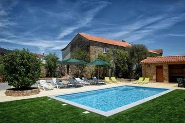 Casa do Tanque Camélias de Basto