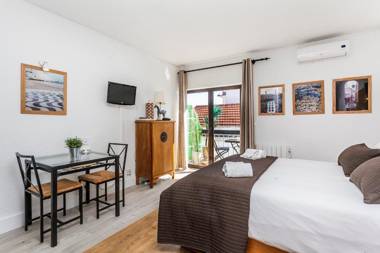 Gomes Freire Studio with Balcony