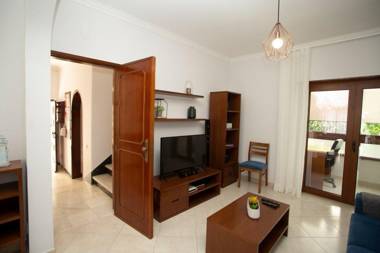 Meriteluna Beach - Spacious and sunny house