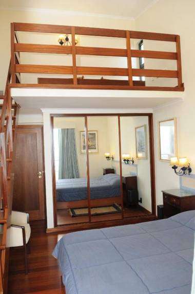 An uninterrupted 180º overlooking the Atlantic Ocean.