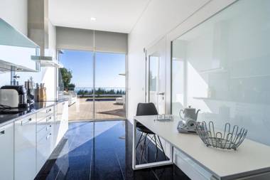 Luxury villa Carlota with private pool by HR Madeira