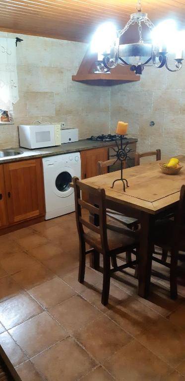 3 bedrooms villa with private pool enclosed garden and wifi at Caminha