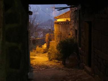 Comfortable rural cottage in ancient village in the Douro region