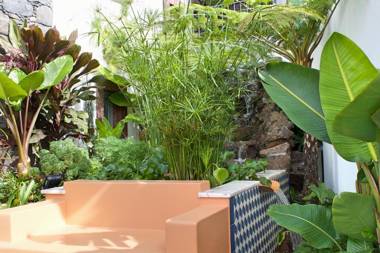 Villa do Mar IV by OurMadeira