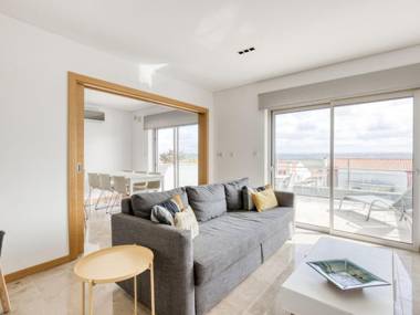 Modern Holiday Home in Salir do Porto with Swimming Pool