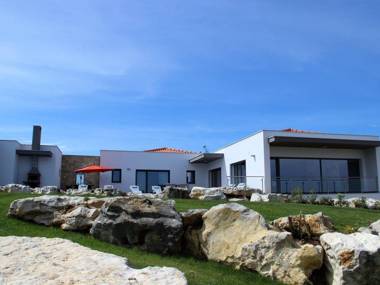 Spacious Villa in Salir de Mato with Private Pool Terrace