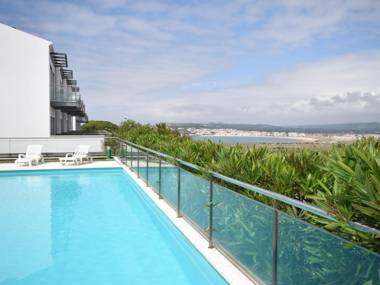 Comfortable holiday home within walking distance of the bay of São Martinho