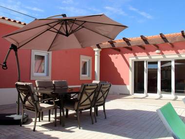Budget Villa in Salir de Matos with Private Swimming Pool