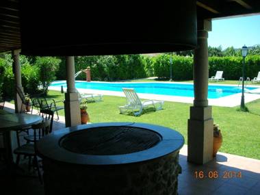 2 bedrooms villa with shared pool jacuzzi and enclosed garden at Pedraca