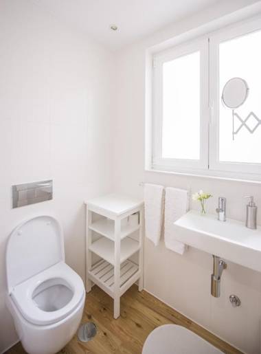 Tea 4 Nine Guest House and Bistro