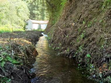 COUNTRY HOUSE by the RIVER - NATIONAL PARK