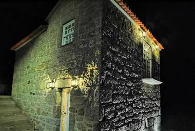 COUNTRY HOUSE by the RIVER - NATIONAL PARK