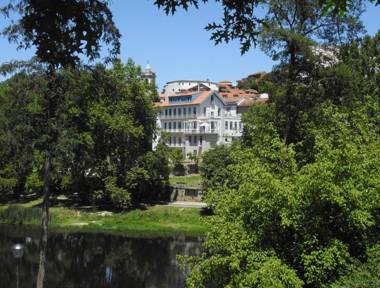 Des Arts Hostel and Suites