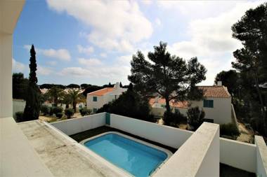 Prainha Algarve Villa With Pool by Homing