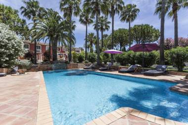 Villa Oasis by CadenzaLux