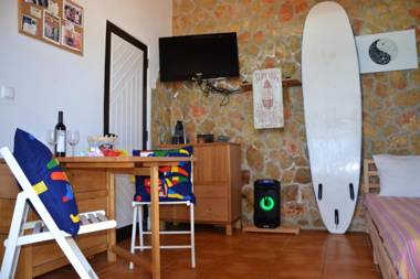 2 bedrooms house at Aljezur 100 m away from the beach with sea view furnished balcony and wifi