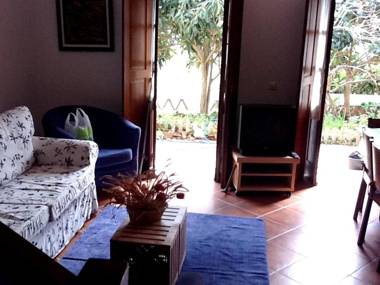 2 bedrooms house with enclosed garden and wifi at Aljezur 8 km away from the beach