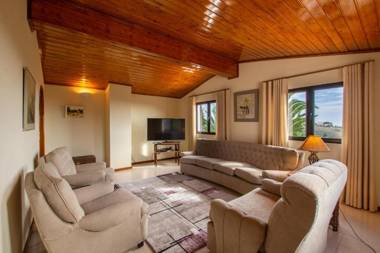 Charming 5-Bed House in Aljezur