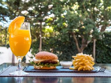 Topazio Vibe Beach Hotel & Apartments