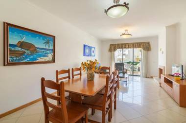 Condominio Jardins Santa Eulalia by Garvetur