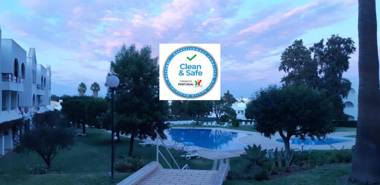 Jeannie's Oura Estrela