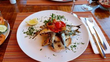 Oura Lancemar by Sunny Deluxe