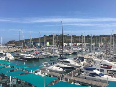 Marina Water View - 6 people bars & restaurants