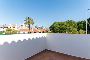 Akivillas Oura Targa