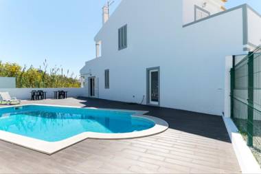 Akivillas Oura Targa