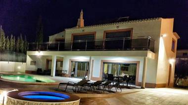 Villa Margarida by Laranjal Rentals