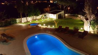 Villa Margaridaheatable poolJacuzzi near beach!
